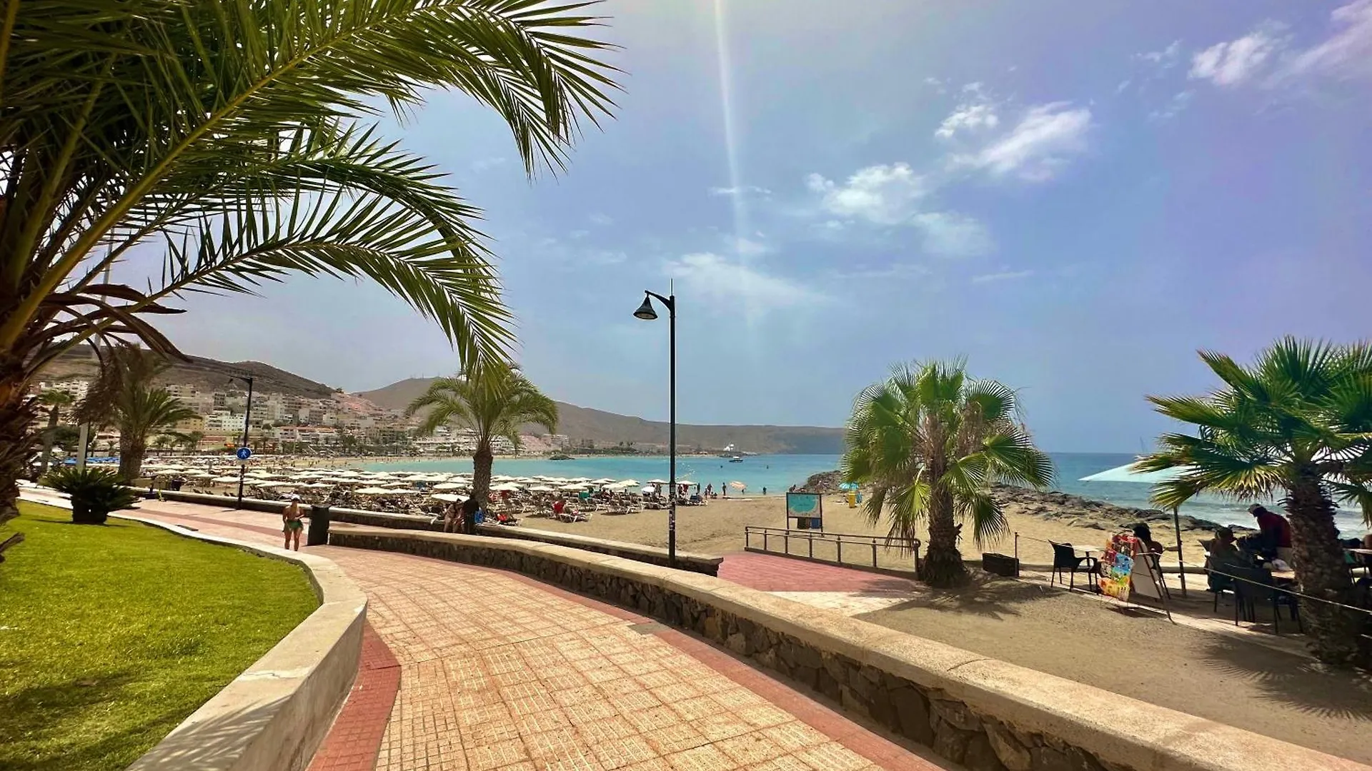 Fontana Beach Arona  Apartment